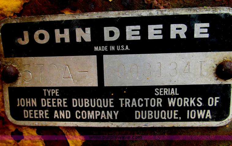 image for item E5061 1975 John Deere 570A motor grader