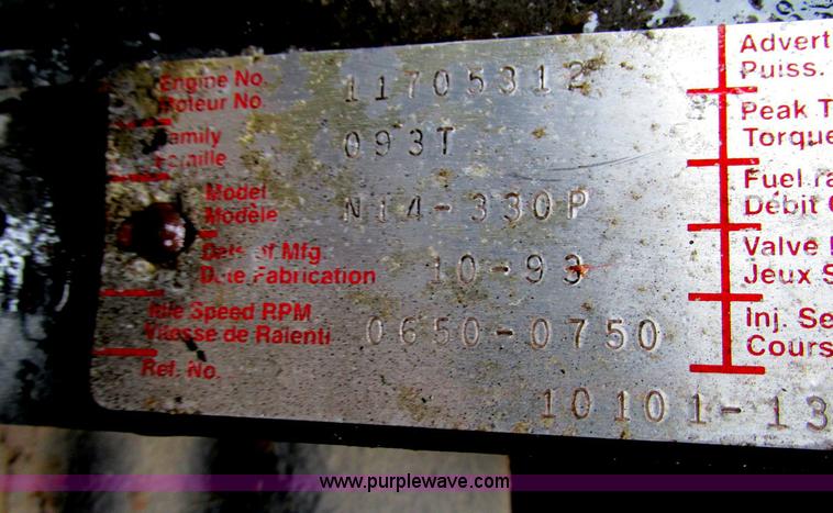 image for item E5064 1994 Volvo WG semi truck