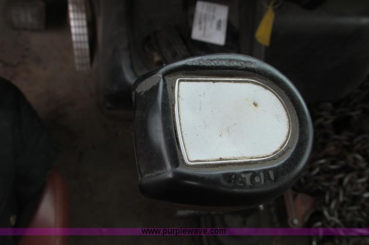 image for item E5064 1994 Volvo WG semi truck