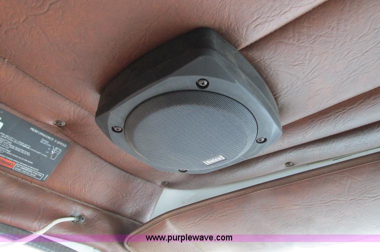 image for item E5064 1994 Volvo WG semi truck