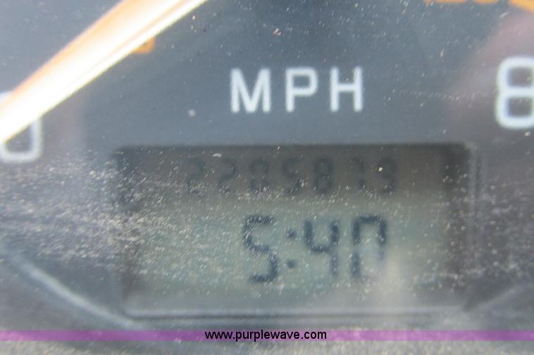 image for item E5064 1994 Volvo WG semi truck