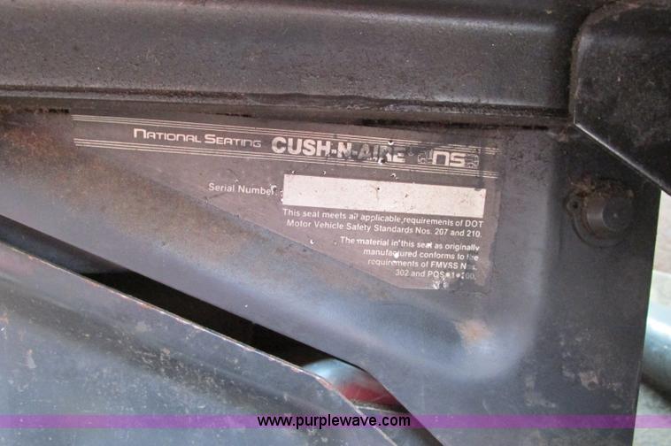 image for item E5064 1994 Volvo WG semi truck