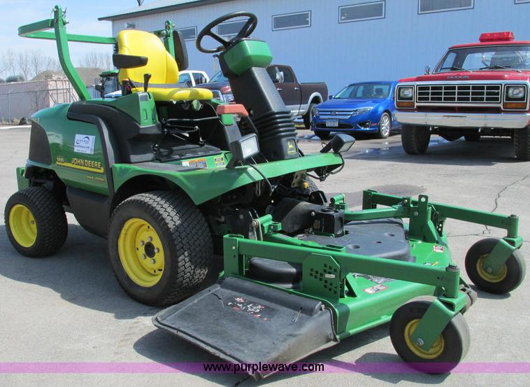 image for item E5069 John Deere 1445 mower