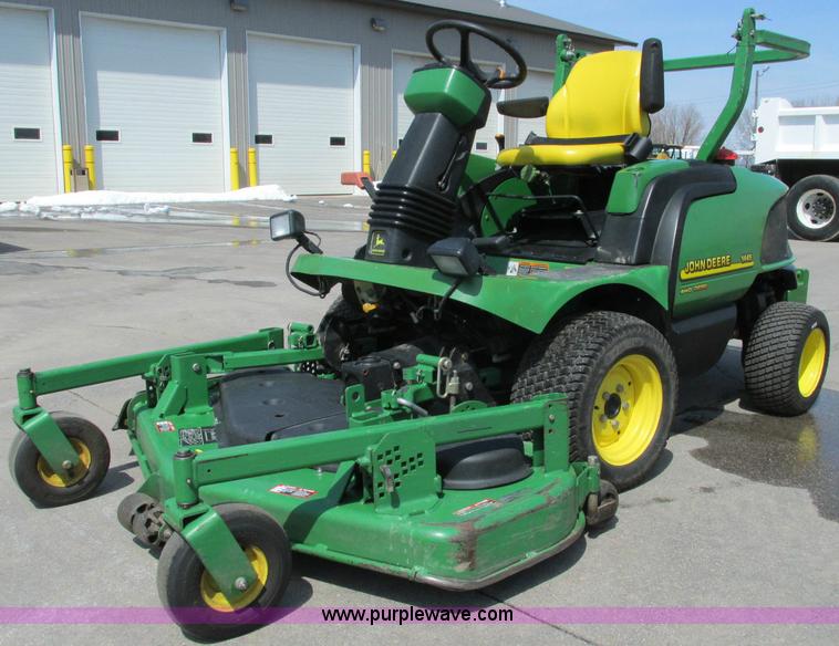 image for item E5069 John Deere 1445 mower
