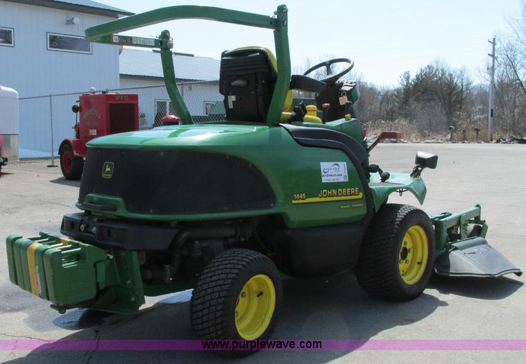 image for item E5069 John Deere 1445 mower