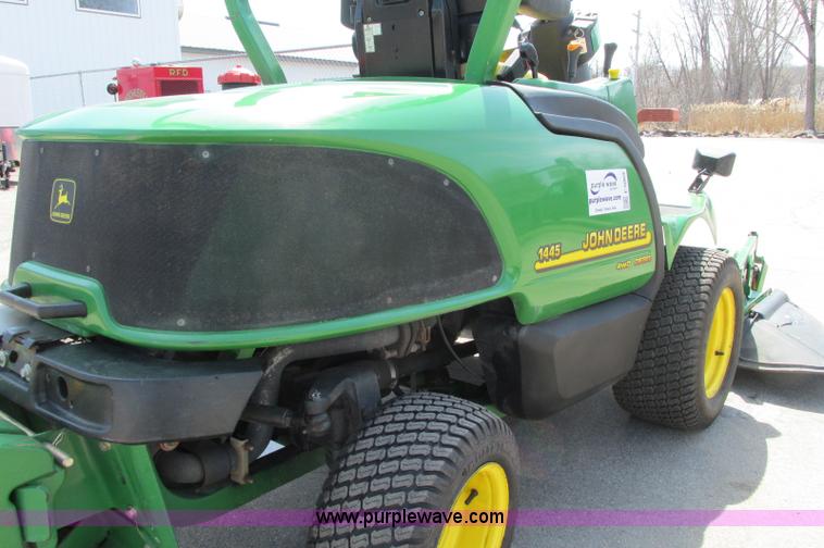 image for item E5069 John Deere 1445 mower