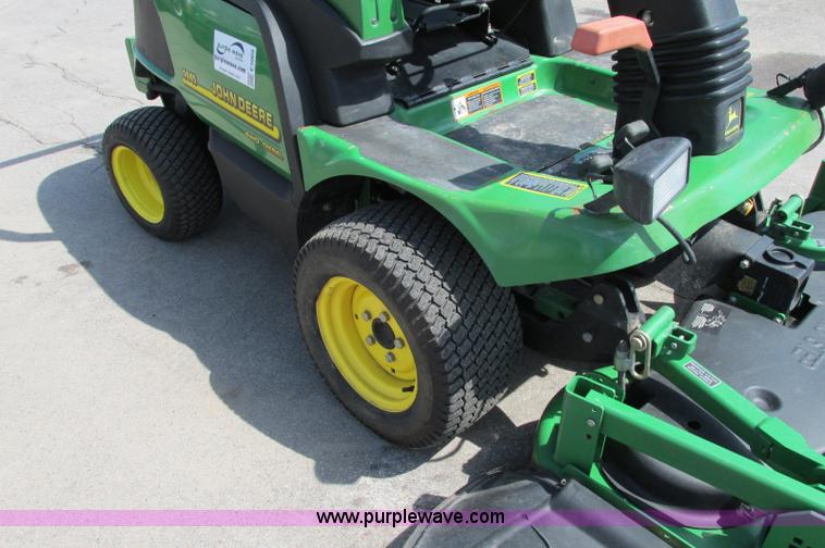 image for item E5069 John Deere 1445 mower