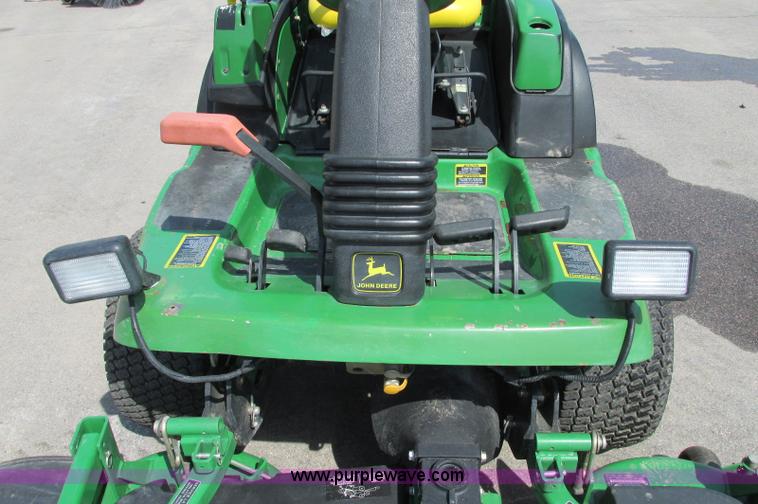 image for item E5069 John Deere 1445 mower