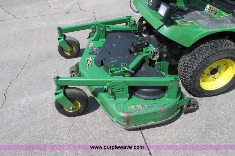 image for item E5069 John Deere 1445 mower