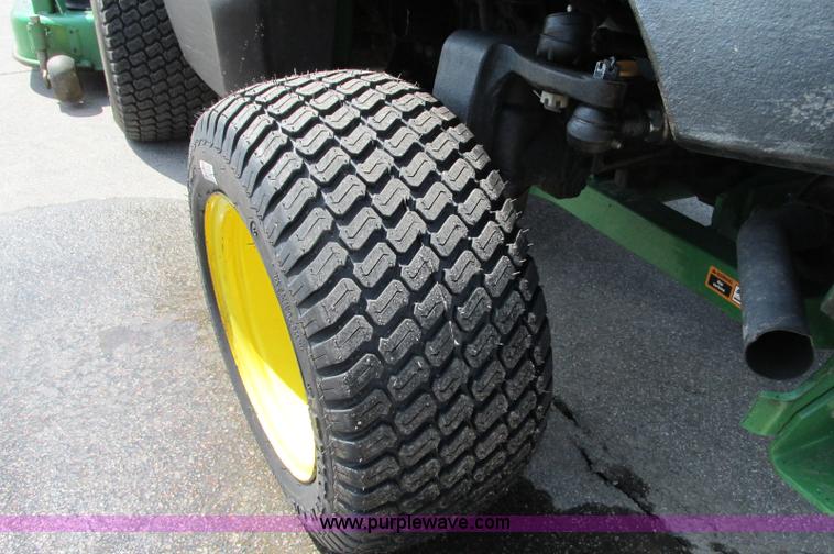 image for item E5069 John Deere 1445 mower