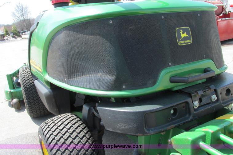 image for item E5069 John Deere 1445 mower
