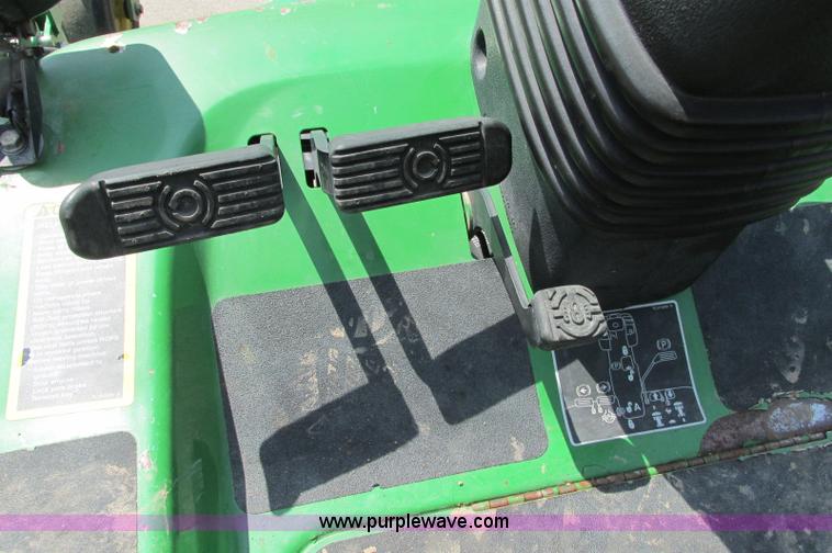 image for item E5069 John Deere 1445 mower