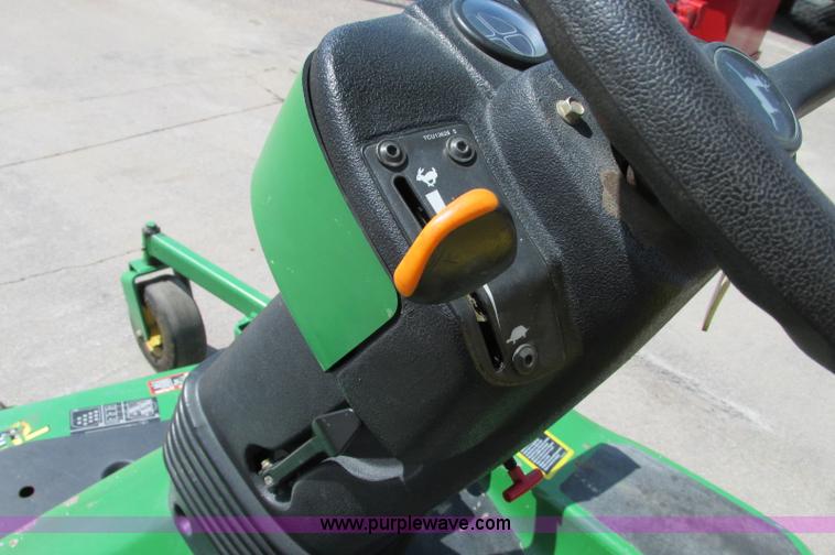 image for item E5069 John Deere 1445 mower