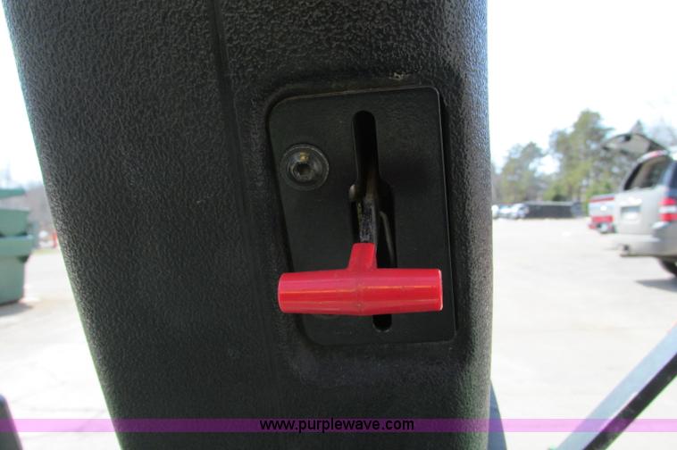 image for item E5069 John Deere 1445 mower