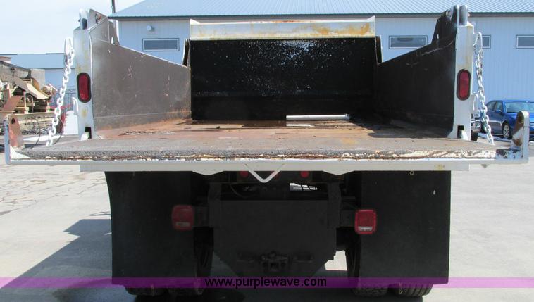 image for item E5071 2000 GMC C7500 dump truck
