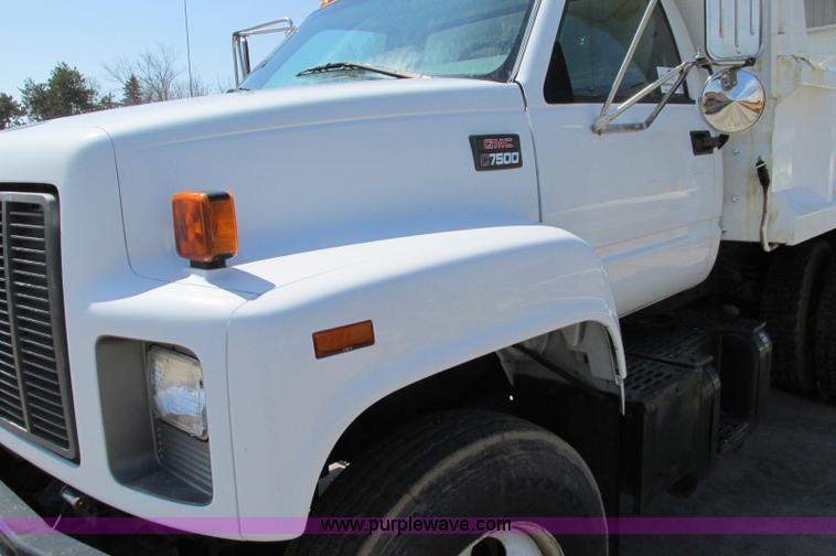 image for item E5071 2000 GMC C7500 dump truck