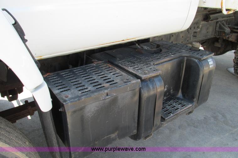 image for item E5071 2000 GMC C7500 dump truck