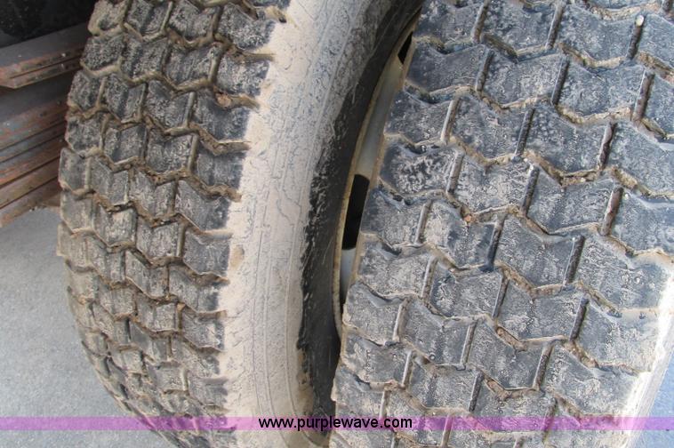 image for item E5071 2000 GMC C7500 dump truck