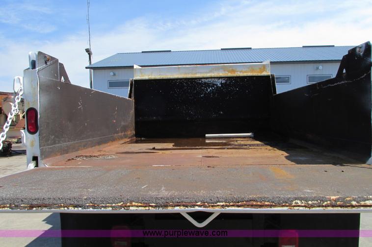 image for item E5071 2000 GMC C7500 dump truck