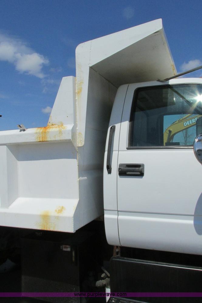 image for item E5071 2000 GMC C7500 dump truck