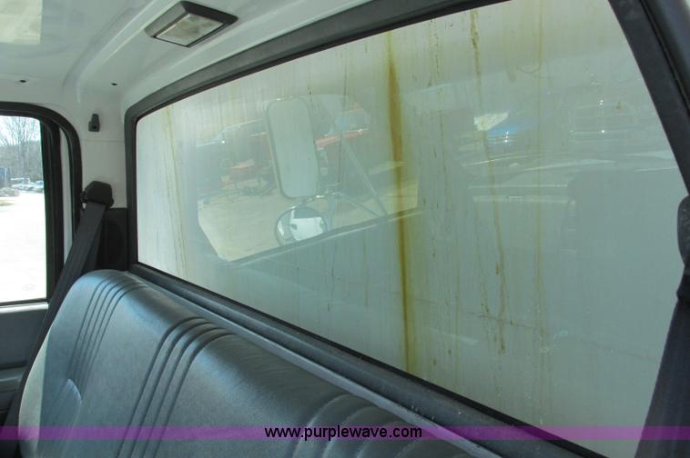 image for item E5071 2000 GMC C7500 dump truck