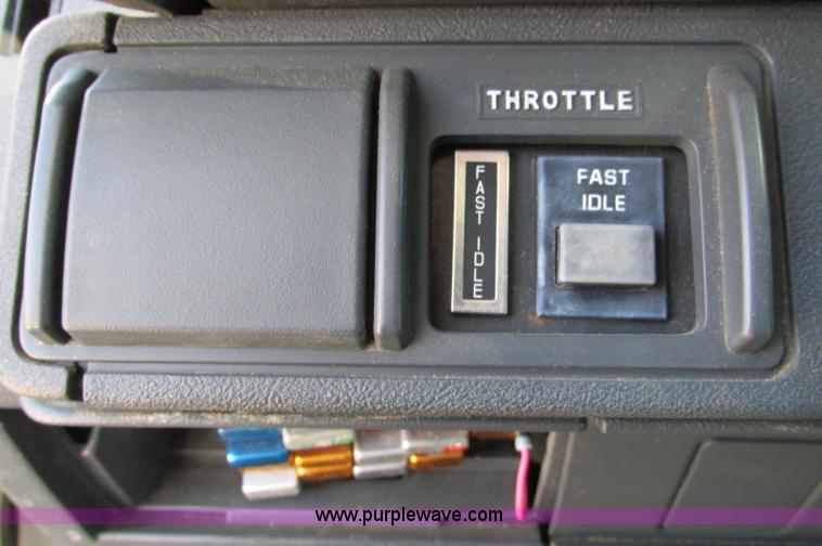 image for item E5071 2000 GMC C7500 dump truck