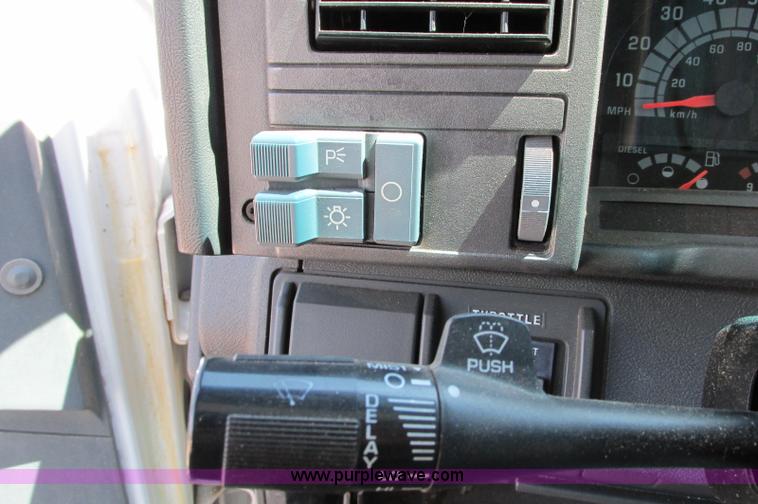 image for item E5071 2000 GMC C7500 dump truck