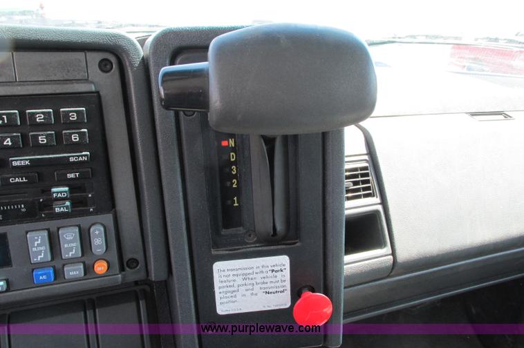 image for item E5071 2000 GMC C7500 dump truck