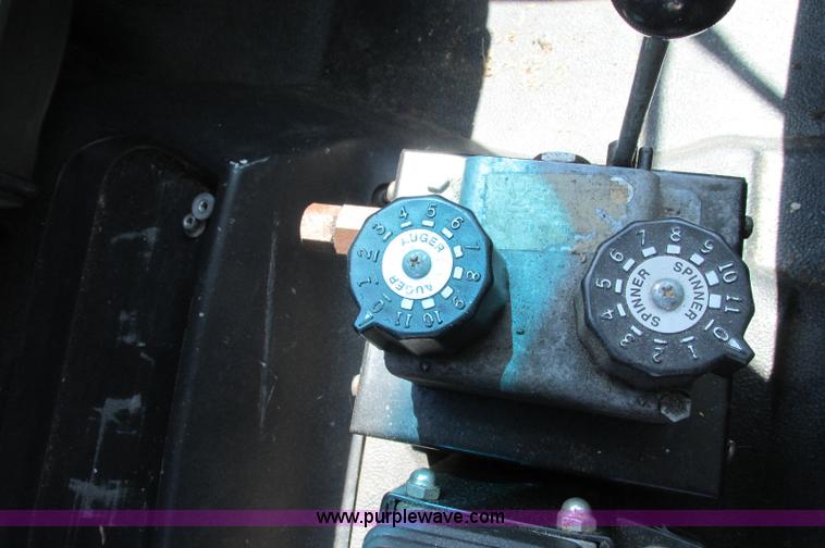 image for item E5071 2000 GMC C7500 dump truck