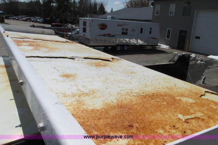 image for item E5071 2000 GMC C7500 dump truck