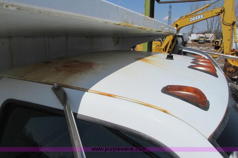 image for item E5071 2000 GMC C7500 dump truck