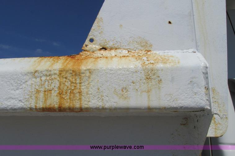 image for item E5071 2000 GMC C7500 dump truck