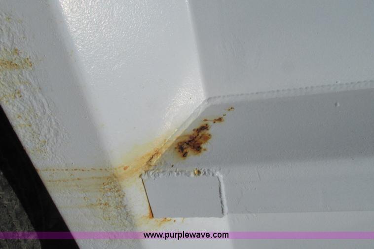 image for item E5071 2000 GMC C7500 dump truck