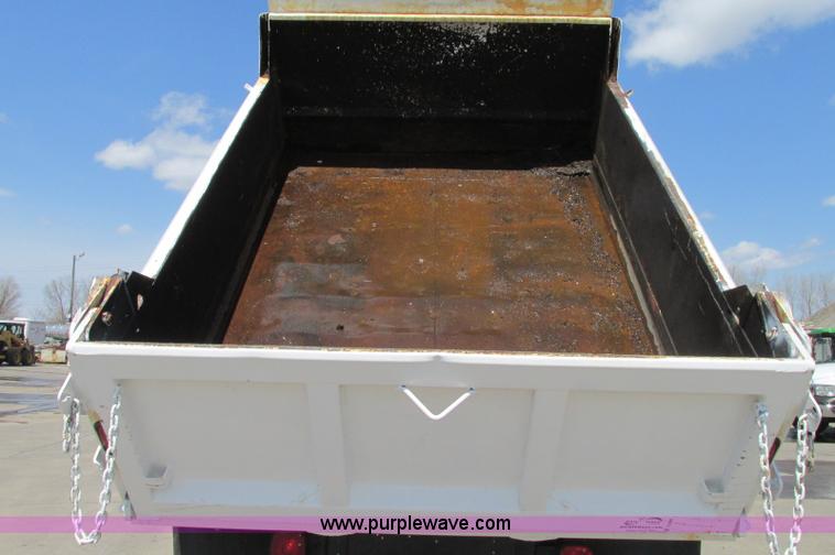 image for item E5071 2000 GMC C7500 dump truck