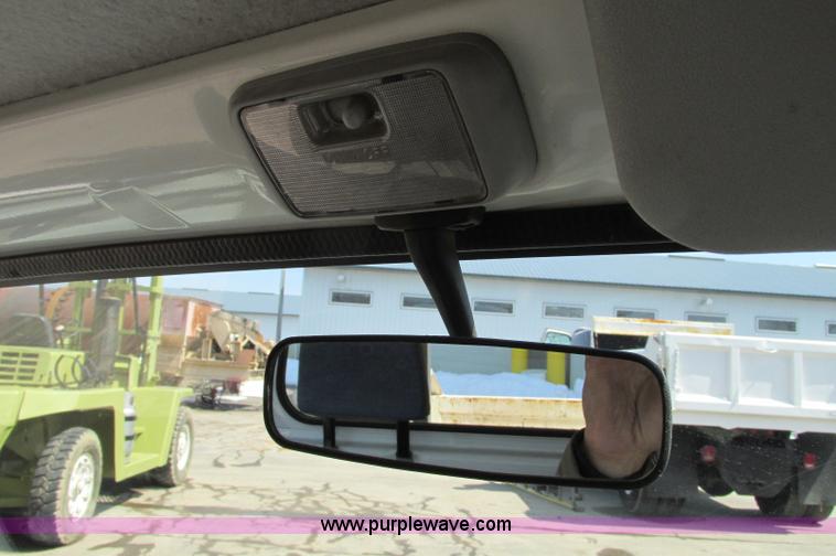 image for item E5072 1999 Mitsubishi minicab truck with dump bed