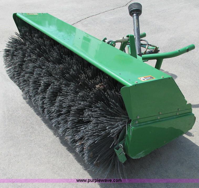 image for item E5074 John Deere 60 heavy duty broom