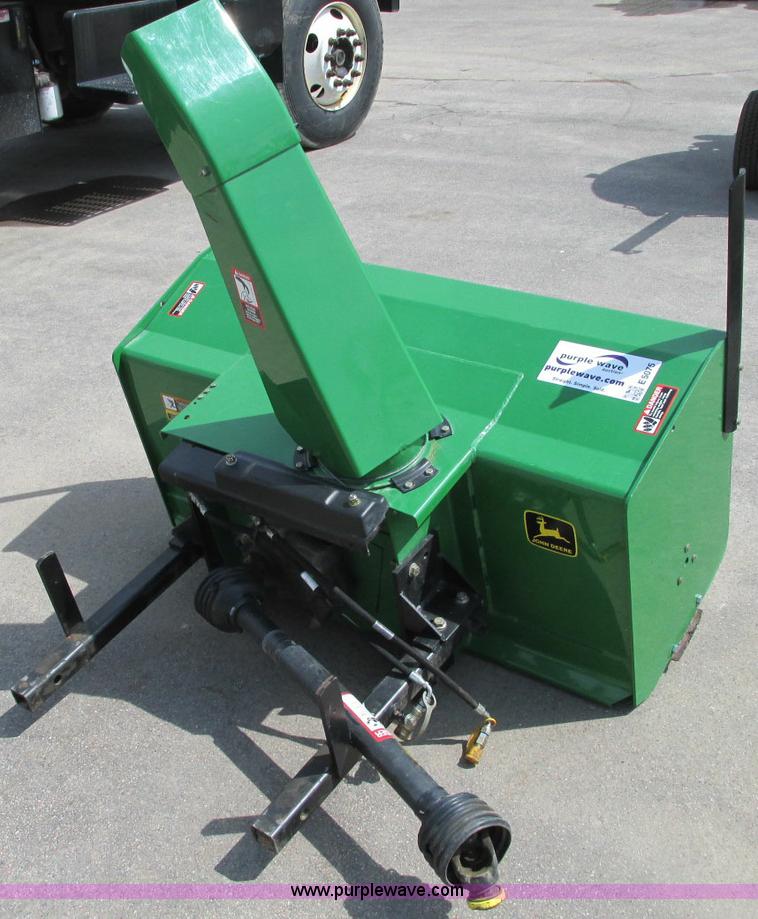 image for item E5075 John Deere 47" snow blower