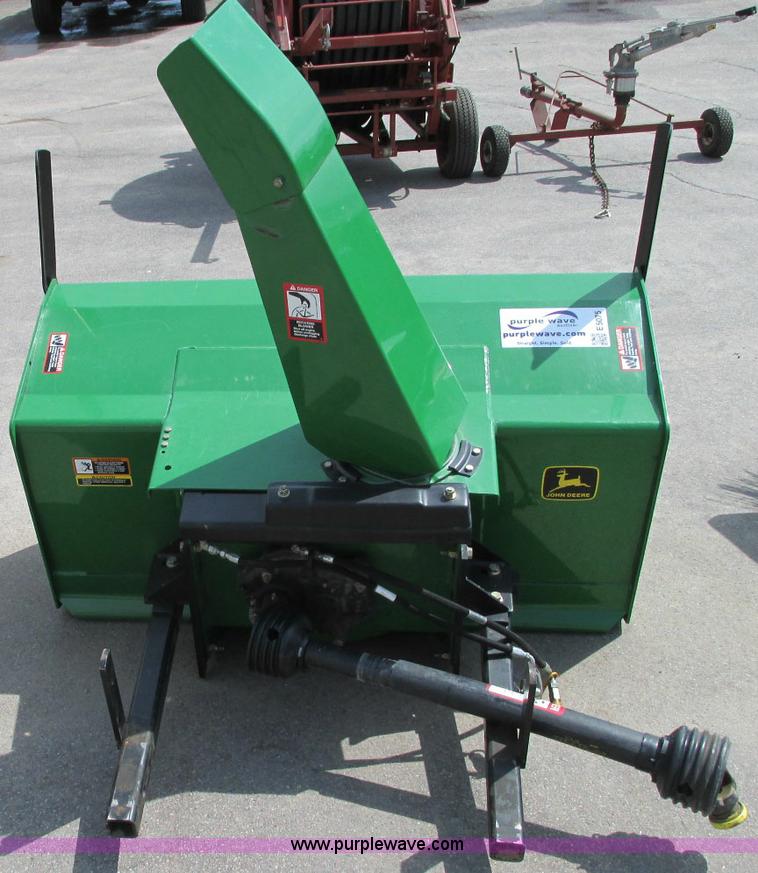 image for item E5075 John Deere 47" snow blower