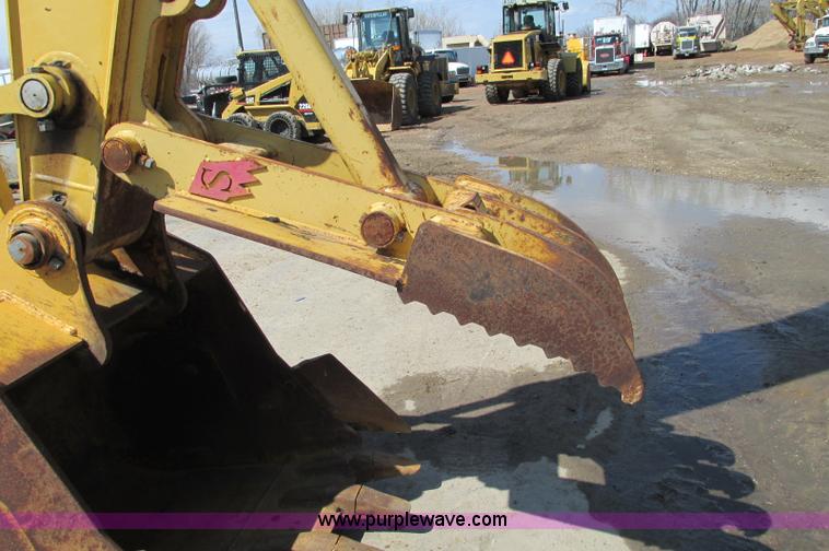 image for item E5076 2005 John Deere 160C LC excavator