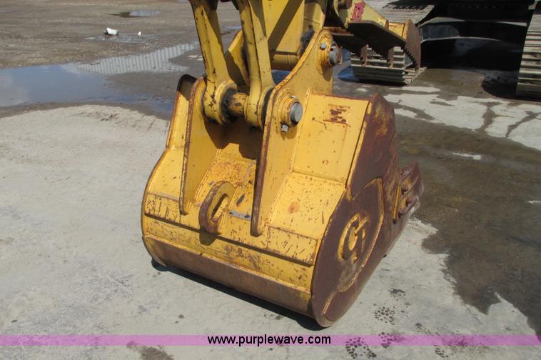 image for item E5076 2005 John Deere 160C LC excavator