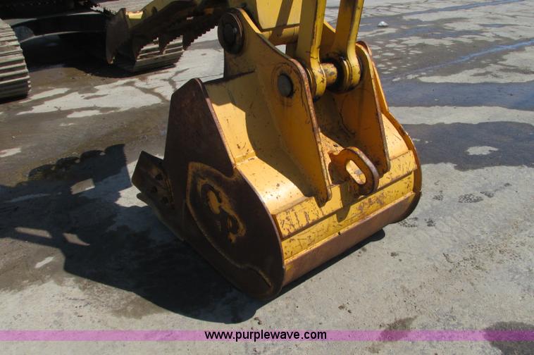 image for item E5076 2005 John Deere 160C LC excavator