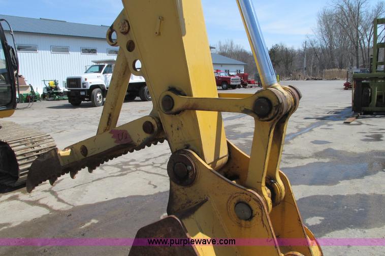 image for item E5076 2005 John Deere 160C LC excavator