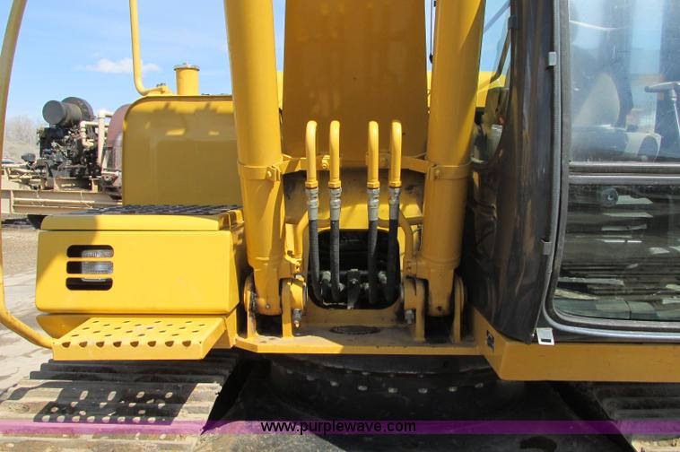 image for item E5076 2005 John Deere 160C LC excavator