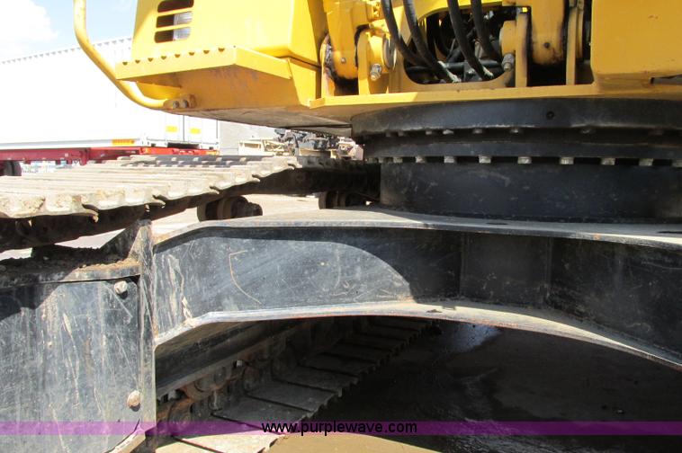 image for item E5076 2005 John Deere 160C LC excavator