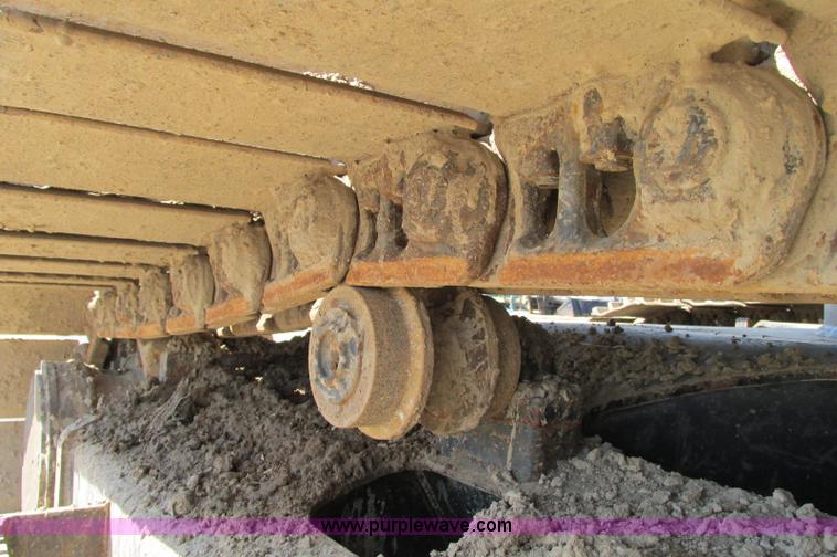 image for item E5076 2005 John Deere 160C LC excavator