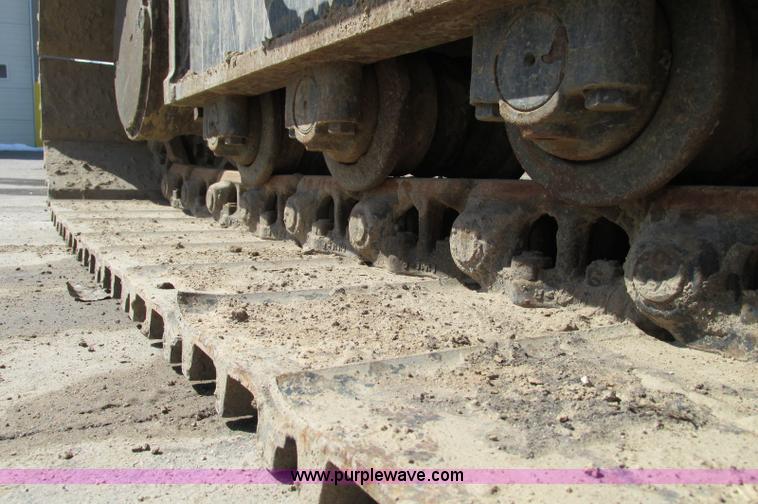 image for item E5076 2005 John Deere 160C LC excavator