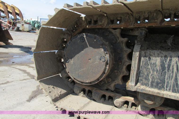 image for item E5076 2005 John Deere 160C LC excavator