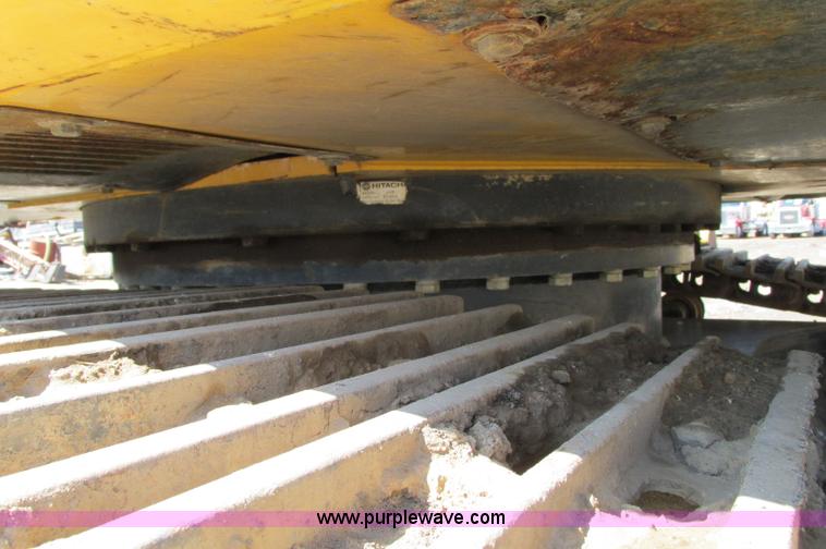 image for item E5076 2005 John Deere 160C LC excavator