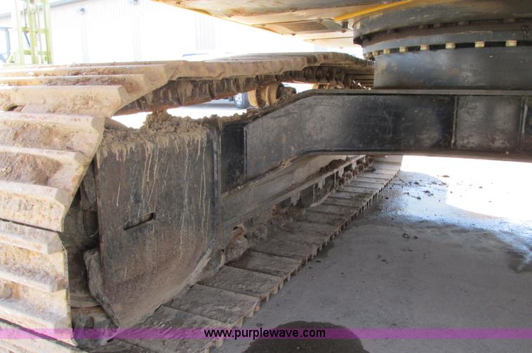 image for item E5076 2005 John Deere 160C LC excavator