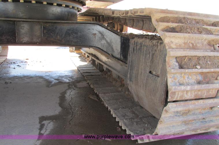 image for item E5076 2005 John Deere 160C LC excavator